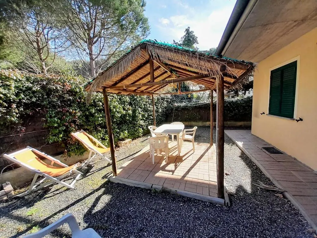 Appartamenti Vacanze Aragosta Marina Di Bibbona 0*,