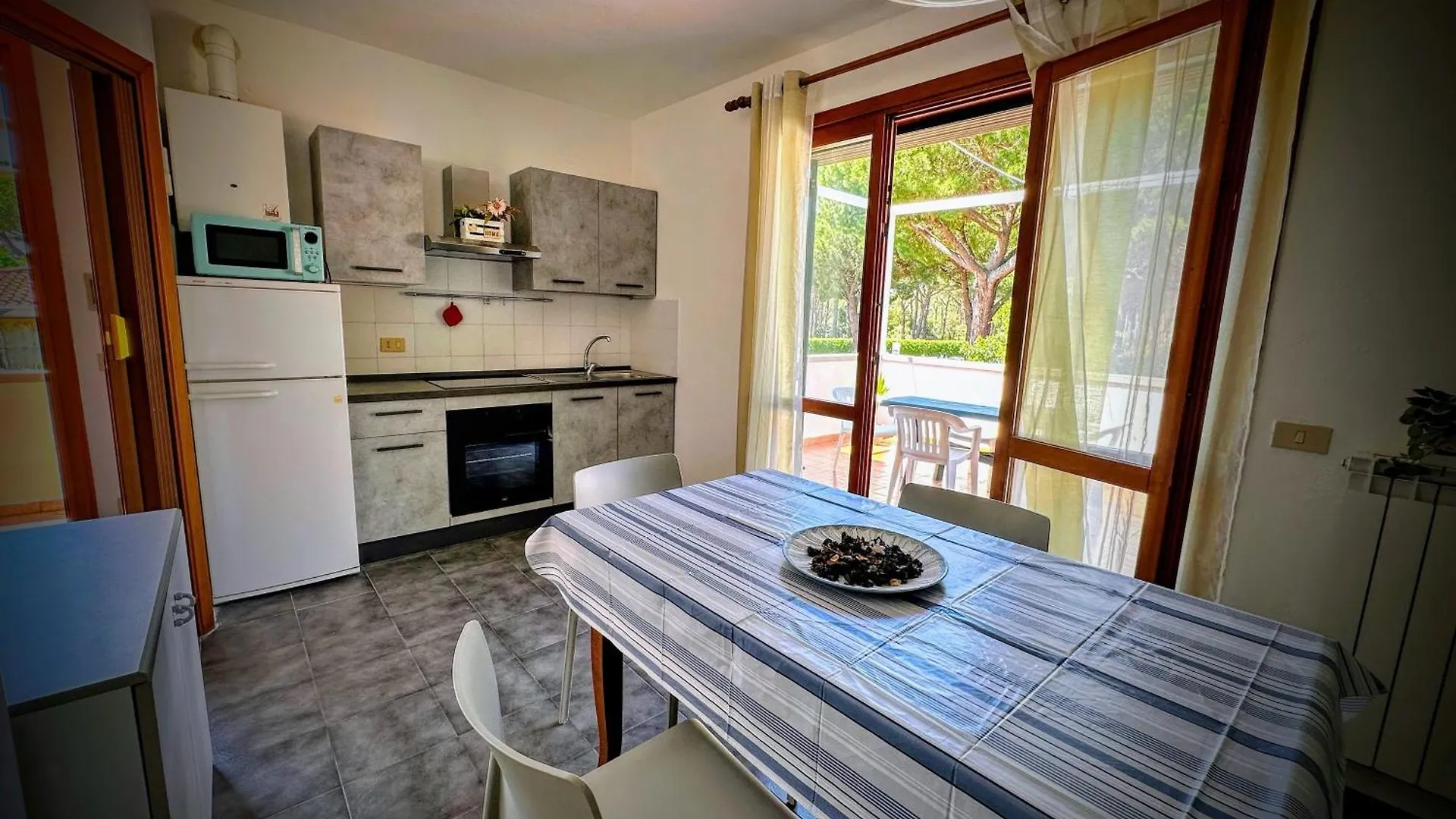 Appartamenti Vacanze Aragosta Marina Di Bibbona Holiday home